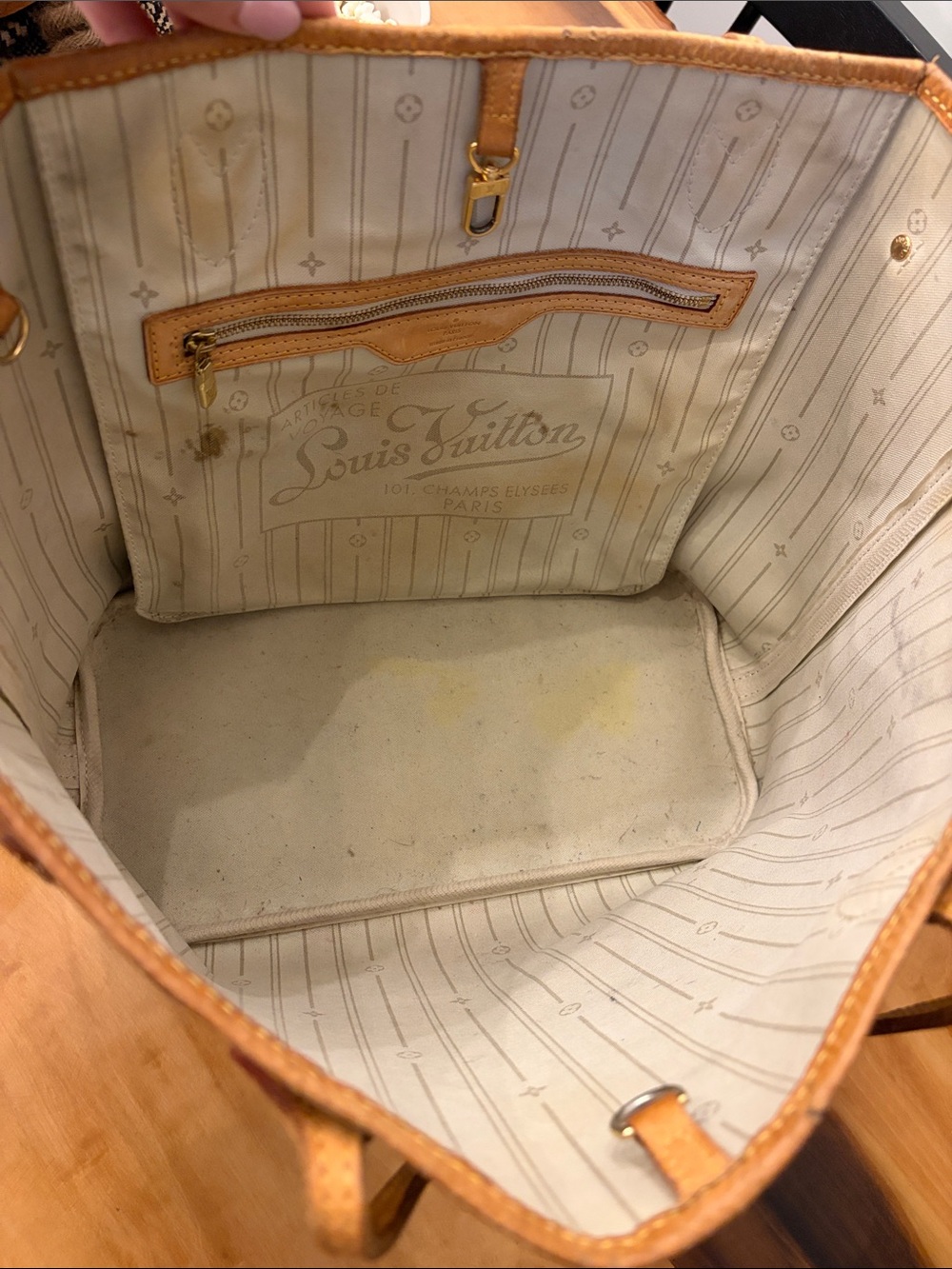 Authentic Louis Vuitton Neverfull - Picture 17 of 17